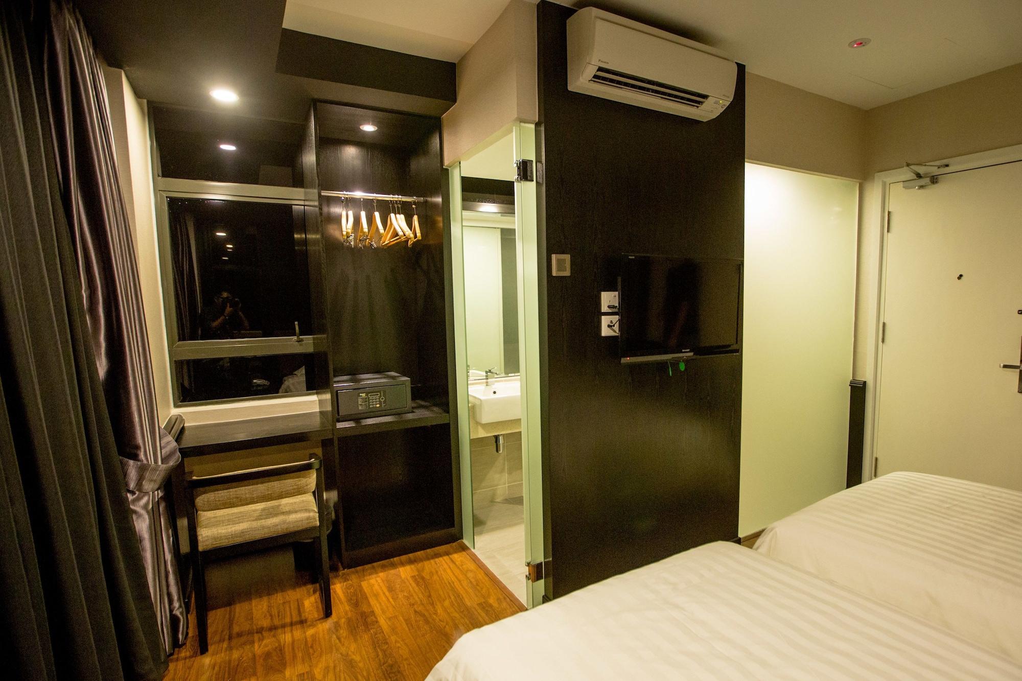 Manhattan Business Hotel Damansara Perdana Петалинг-Джая Экстерьер фото