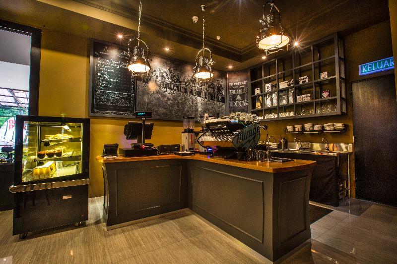 Manhattan Business Hotel Damansara Perdana Петалинг-Джая Экстерьер фото
