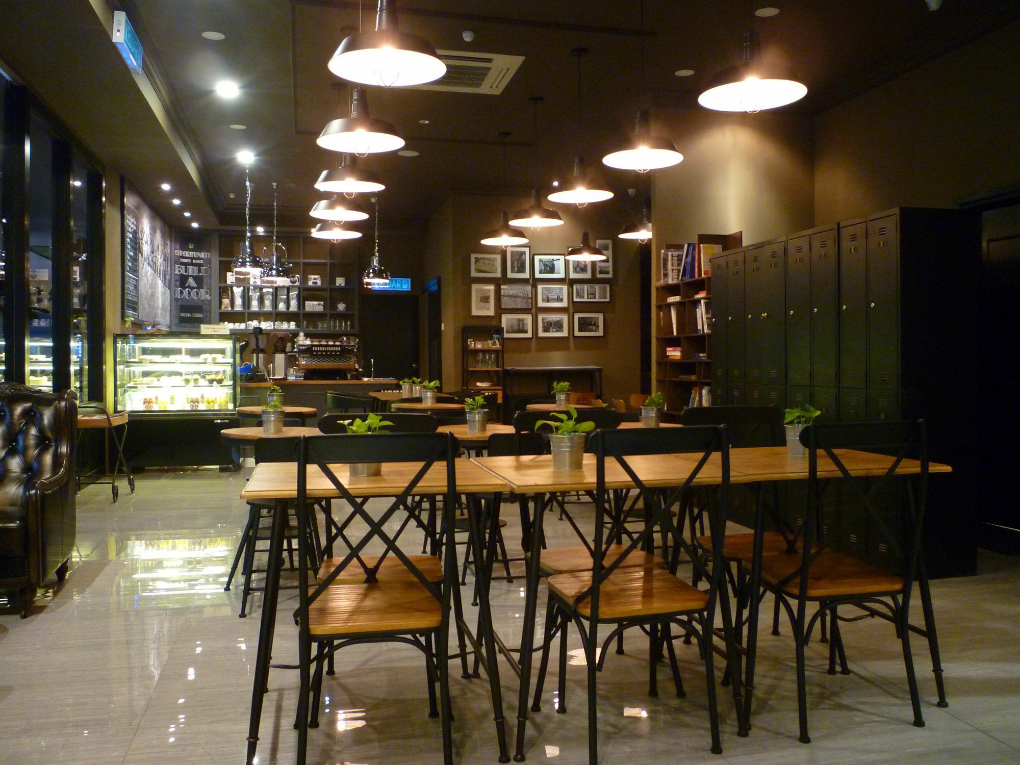 Manhattan Business Hotel Damansara Perdana Петалинг-Джая Экстерьер фото